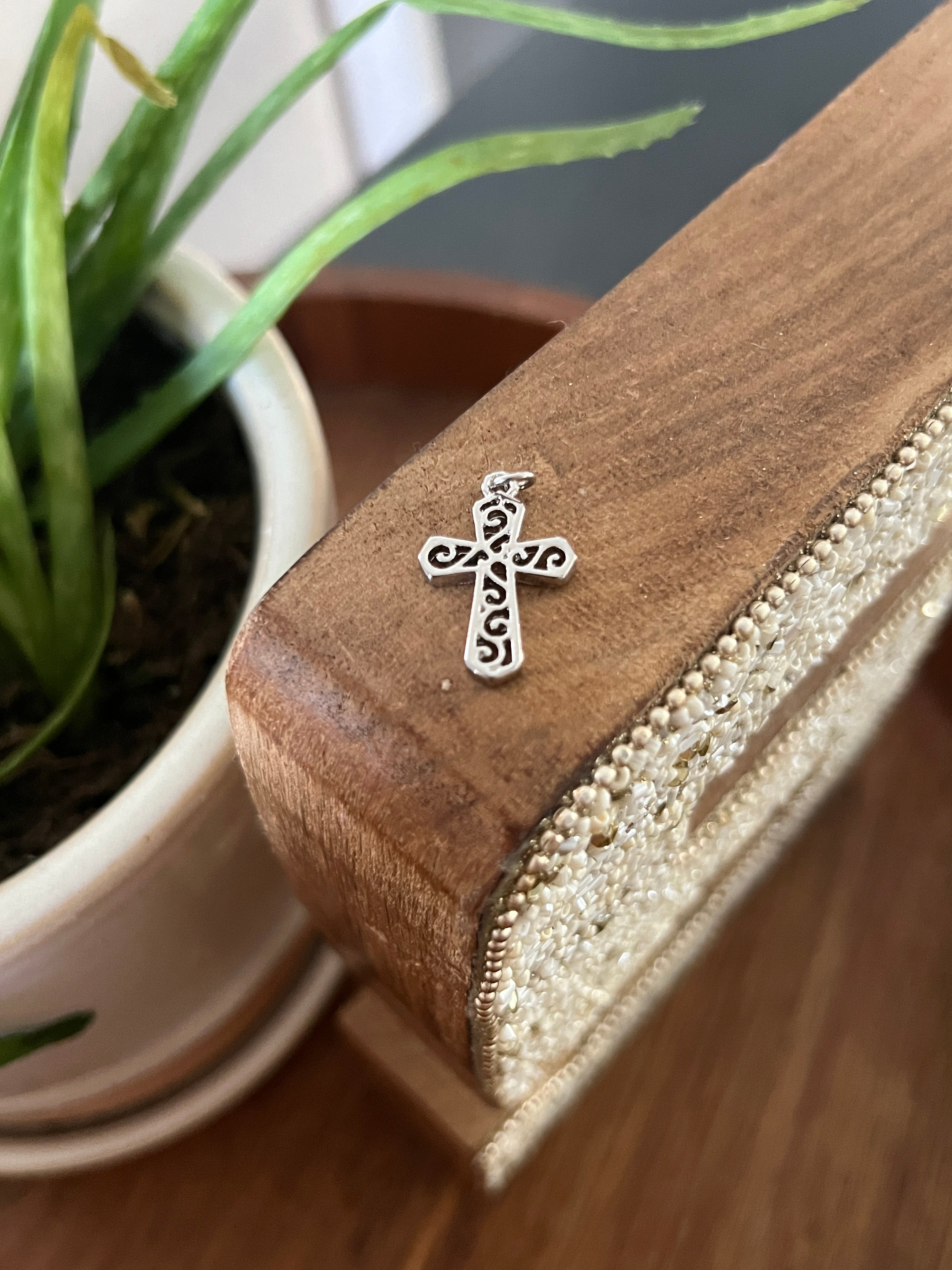 scroll cross