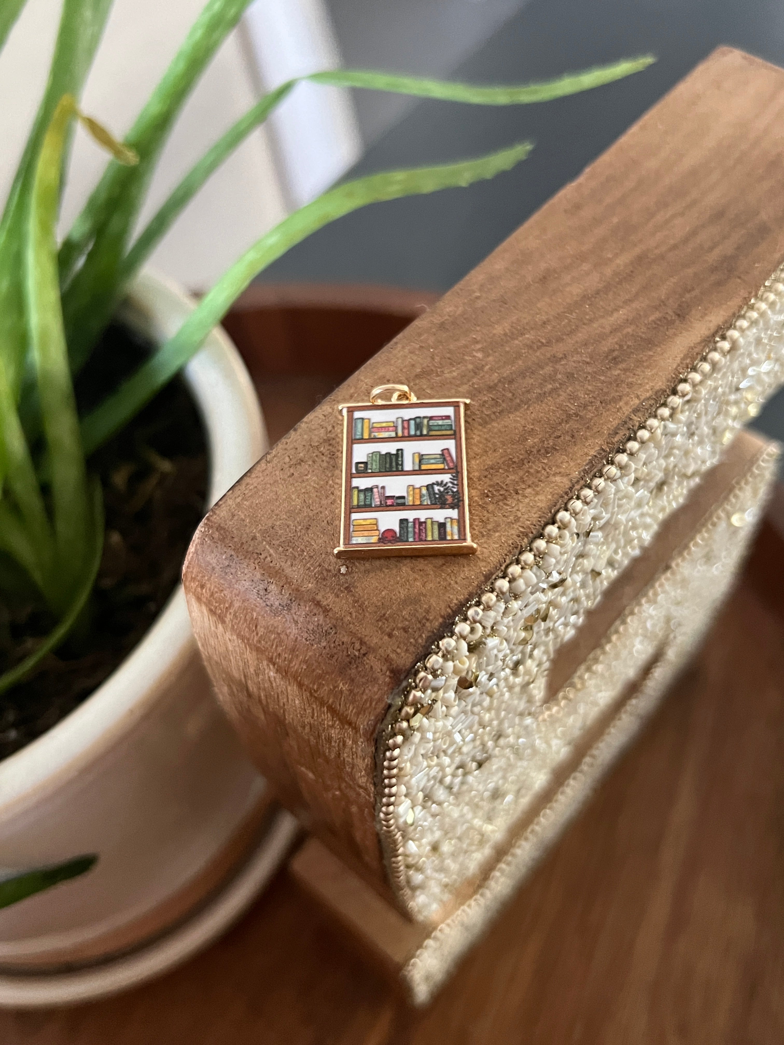 bookshelf