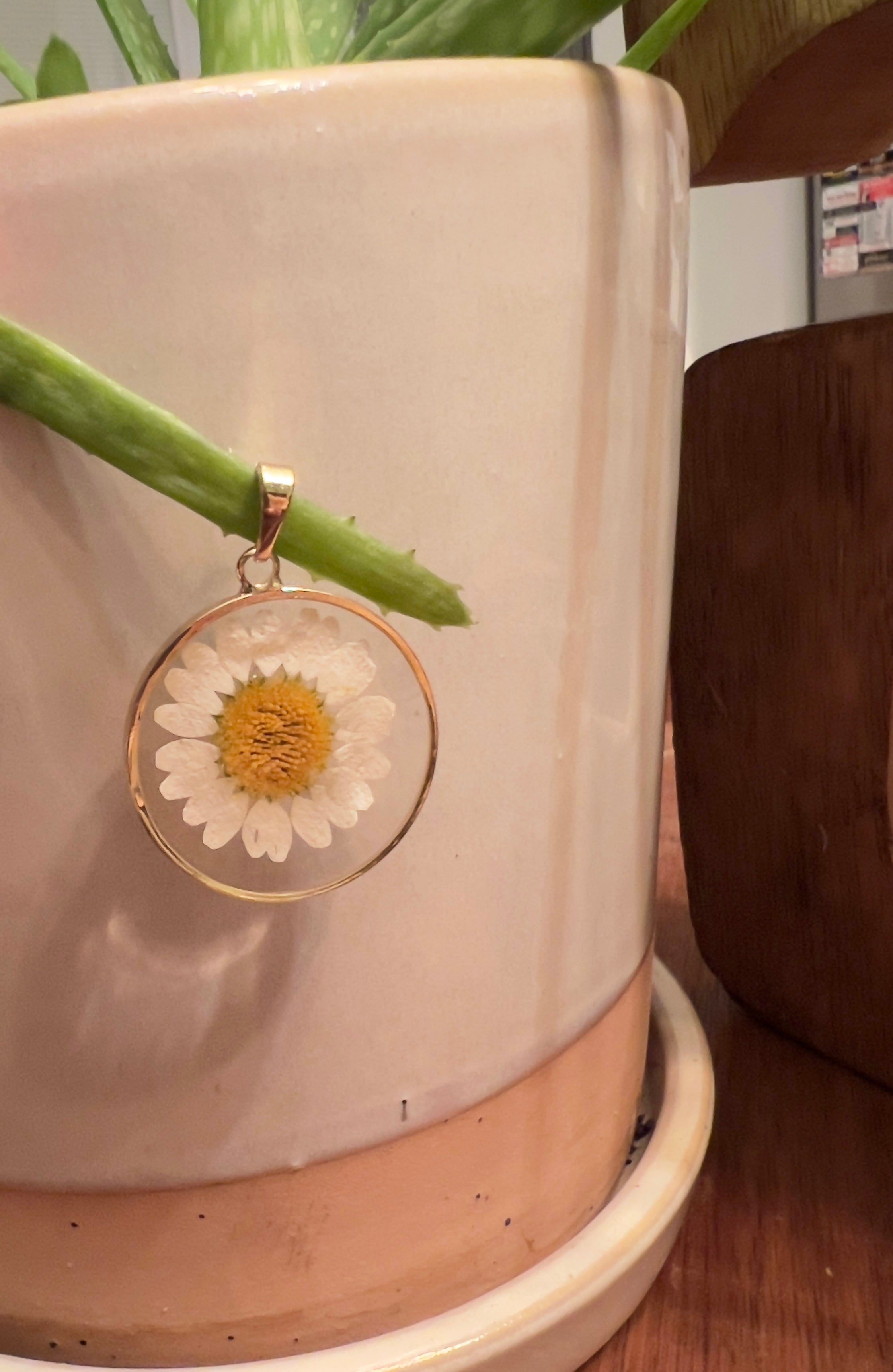 resin daisy